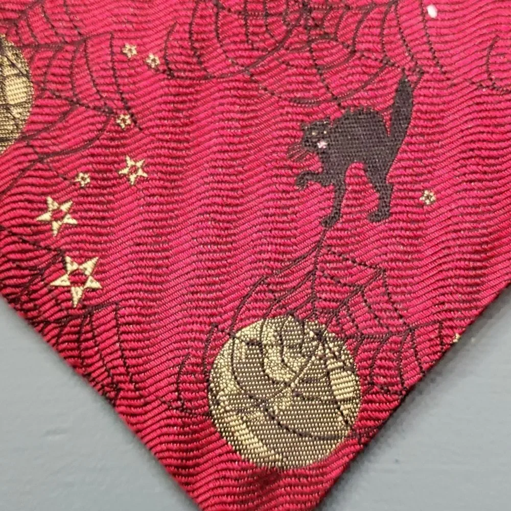 ROBERT TABOLTT mens silk tie Hand sewn. HALLOWEEN CATS. RED, BLACK AND GOLD. NWT